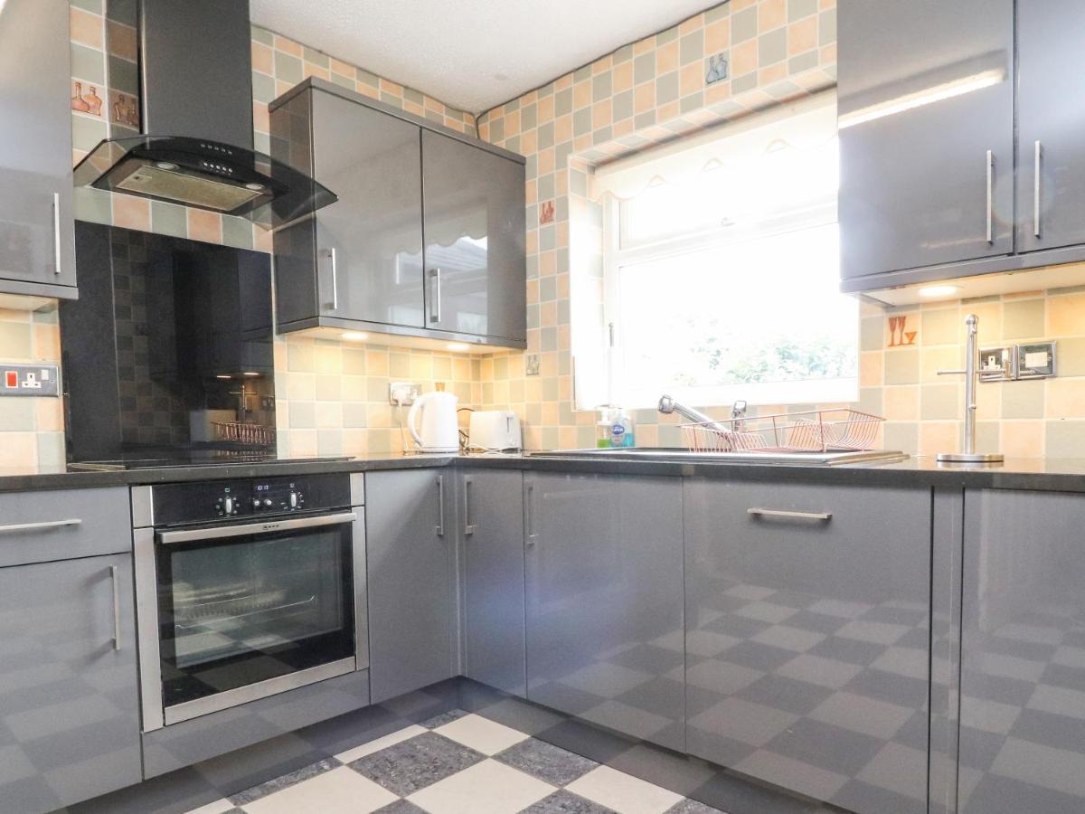 23 Wolsey Close Thornton  Luaran gambar