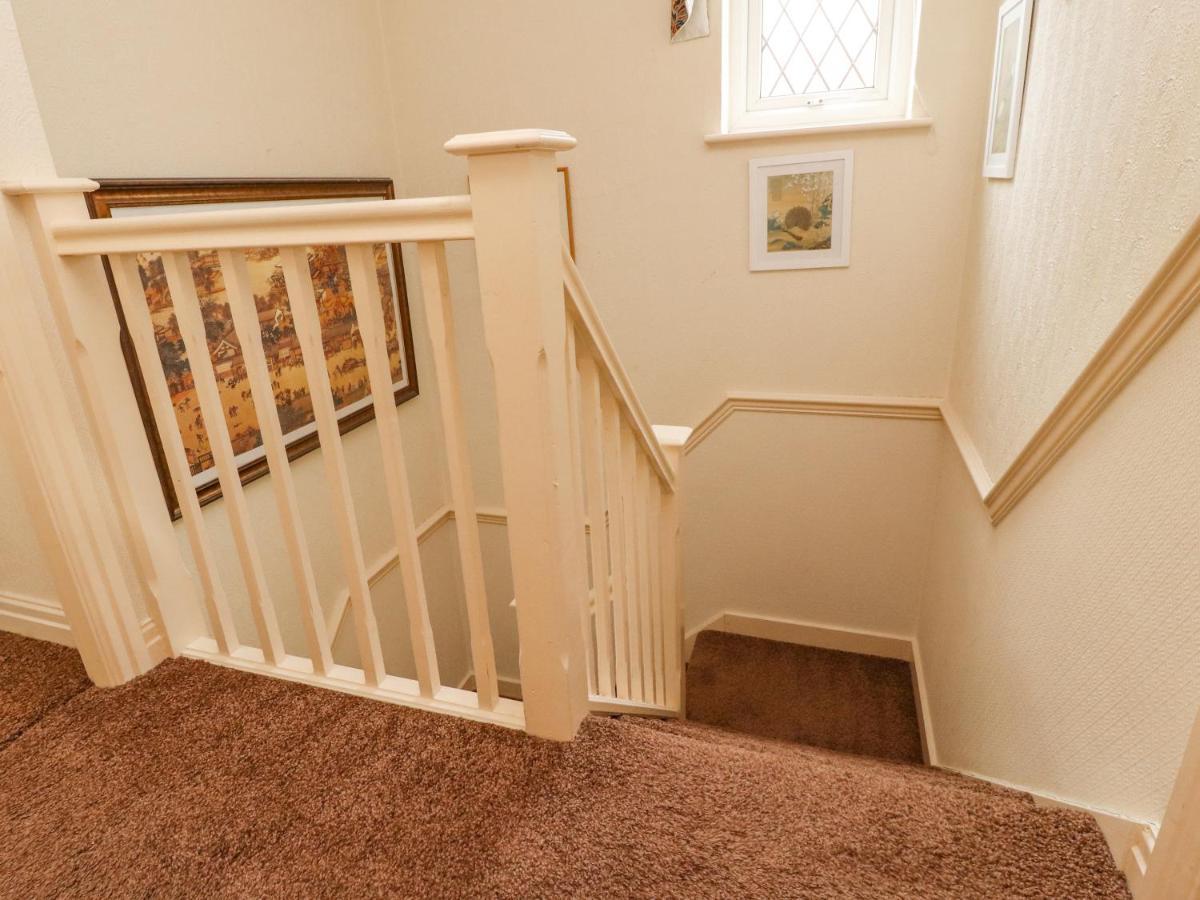 23 Wolsey Close Thornton  Luaran gambar