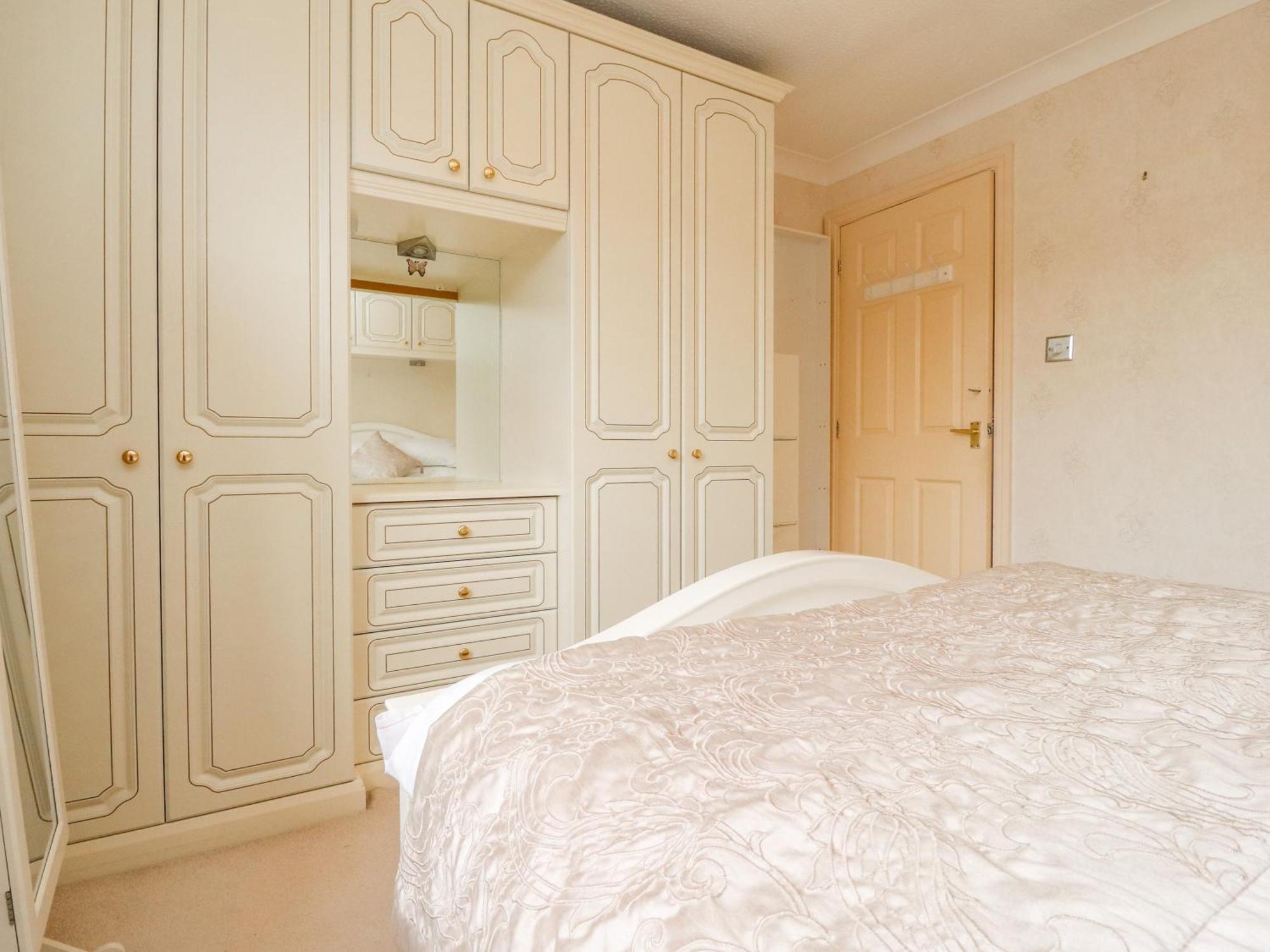 23 Wolsey Close Thornton  Luaran gambar