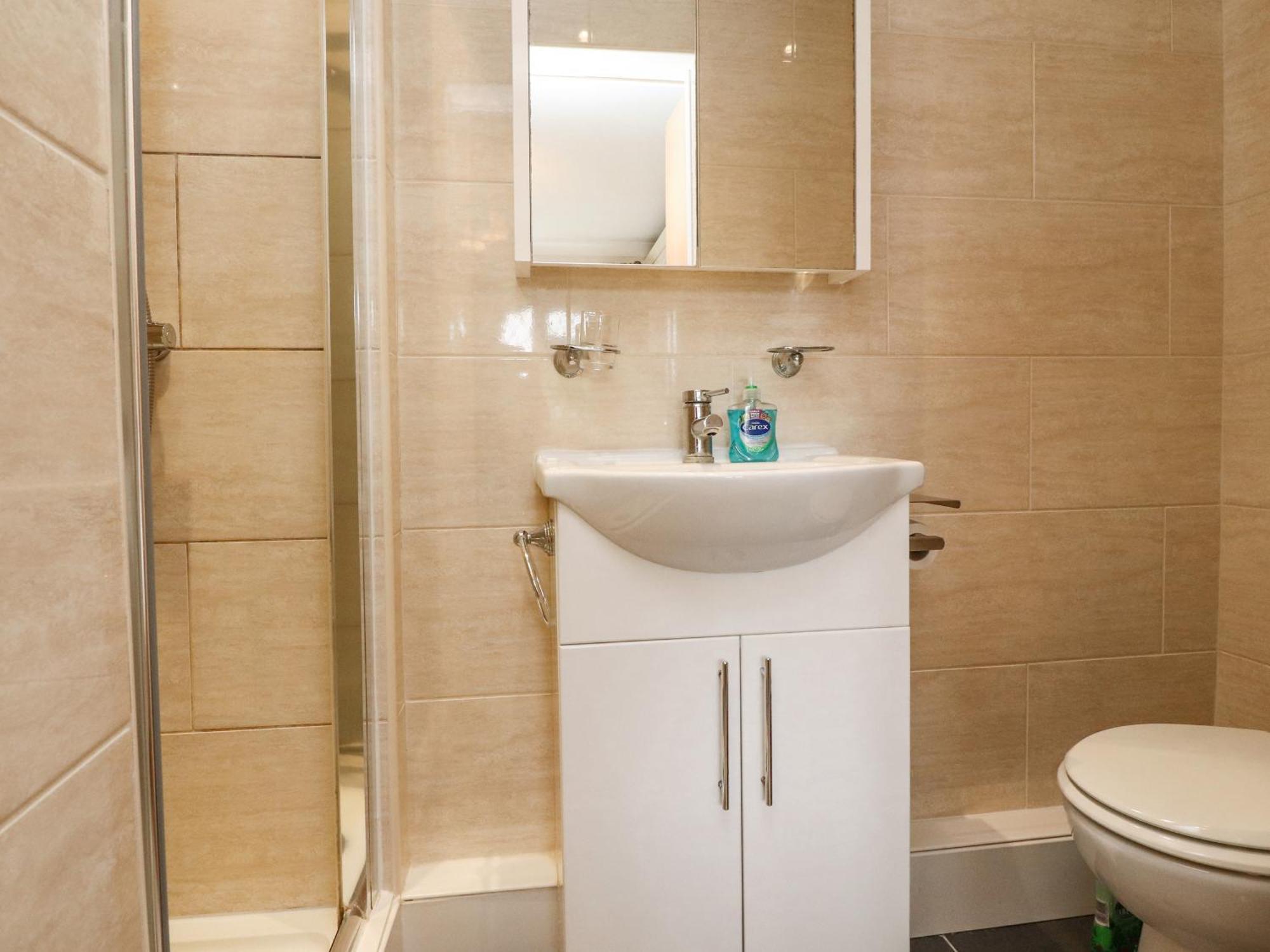 23 Wolsey Close Thornton  Luaran gambar
