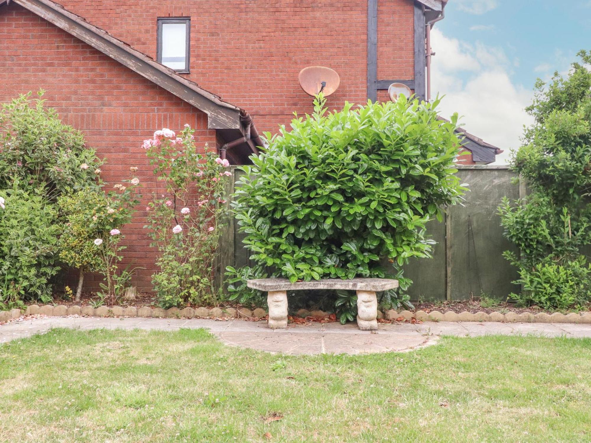 23 Wolsey Close Thornton  Luaran gambar